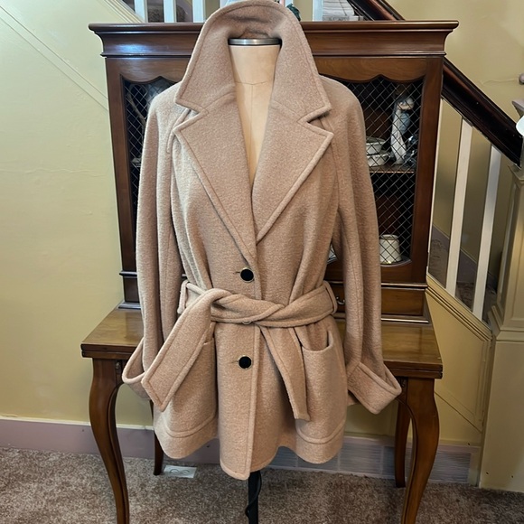 Veronica Beard NWT 100% Wool Camel Bjorn Belted 3 Button Coat. Size XL. NWT - Picture 2 of 16